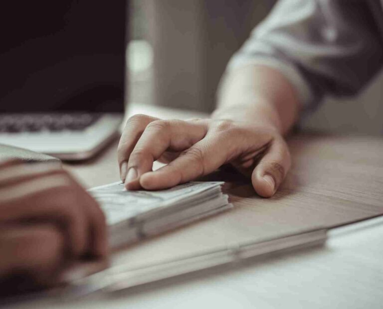 How to Avoid Payday Loan Debt in the UK